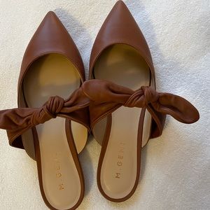 M. Gemi bow mules 38.5